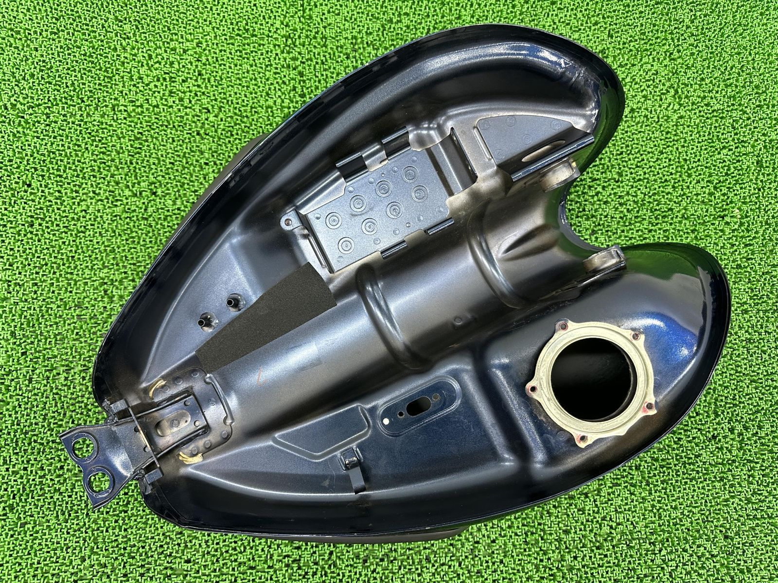 カワサキ W800 純正タンク（EJ800E） カワサキ W800 純正タンク（EJ800E） - メルカリ