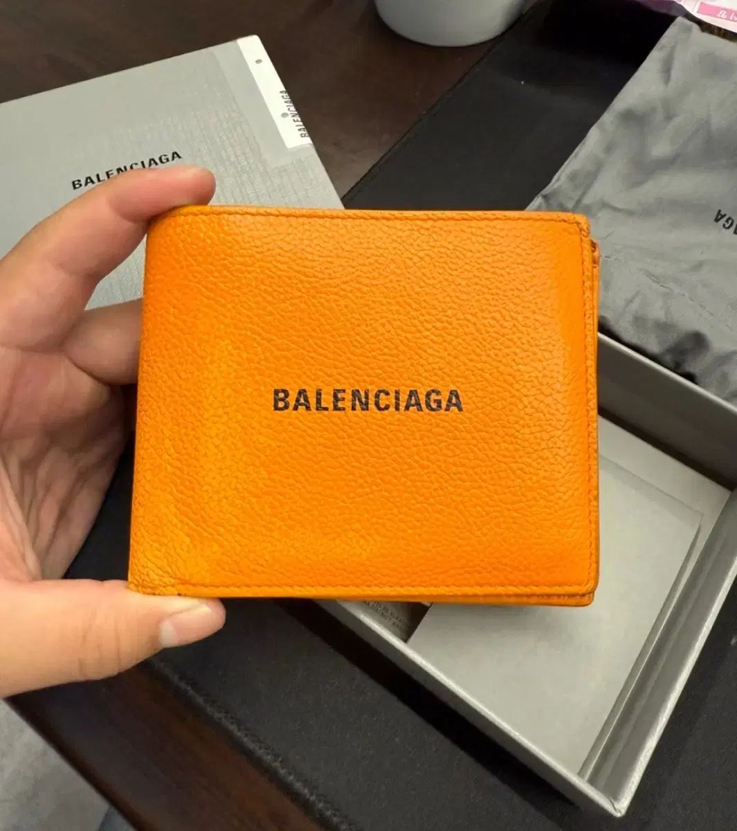 BALENCIAGA