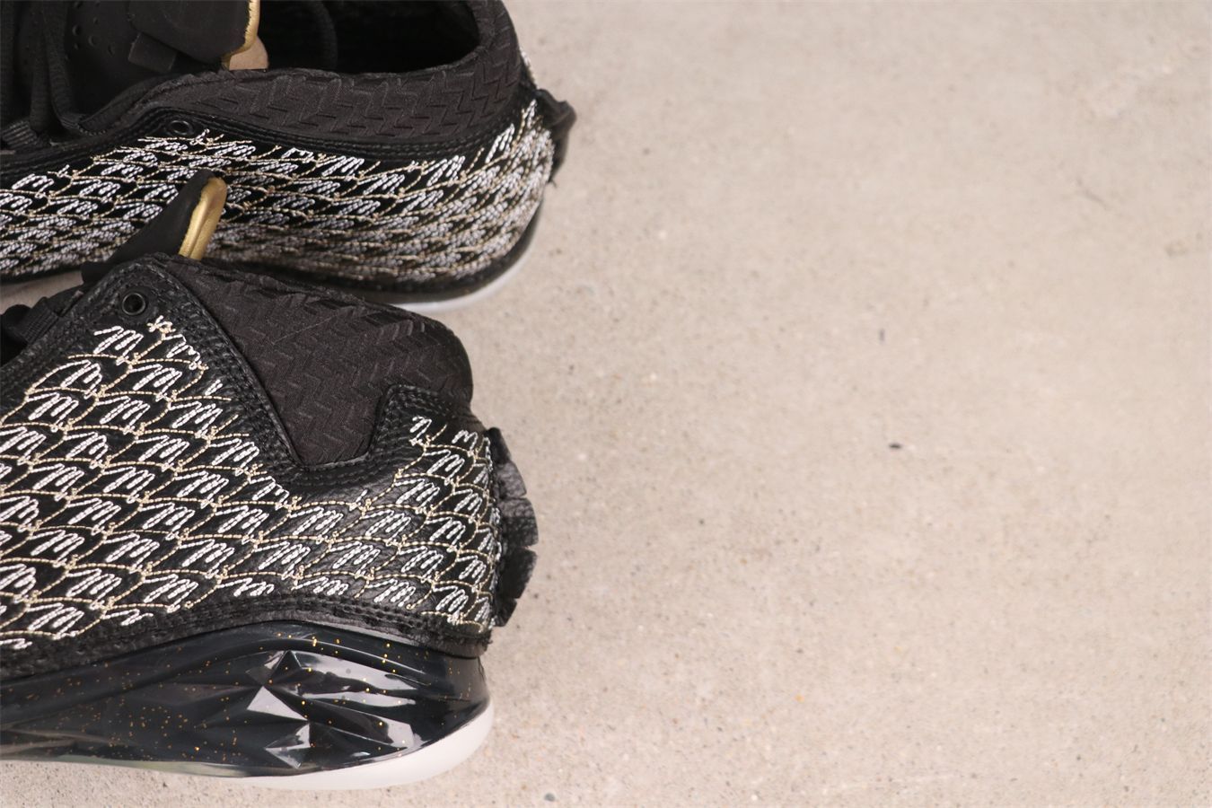 853336-023ナイキ エアジョーダン23