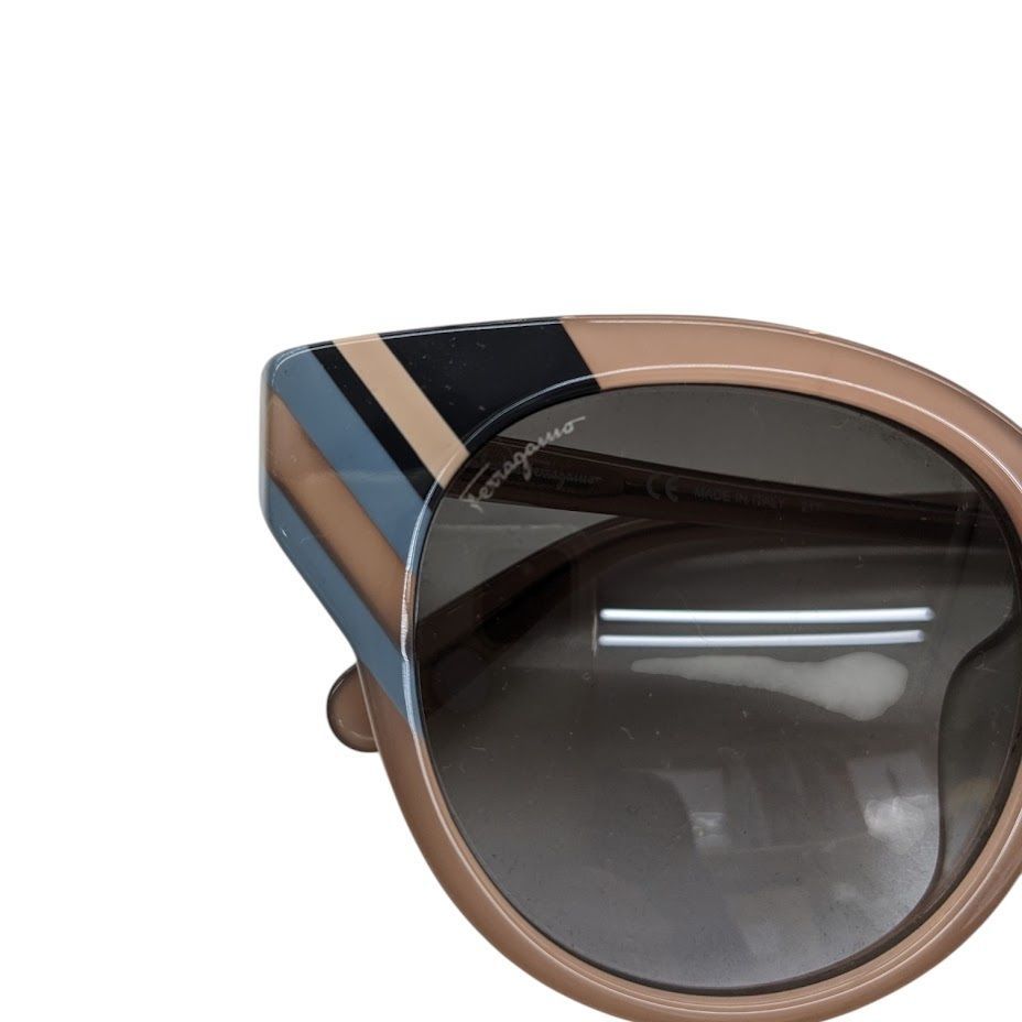 美品 Salvatore Ferragamo サルヴァトーレ フェラガモ SF883SA