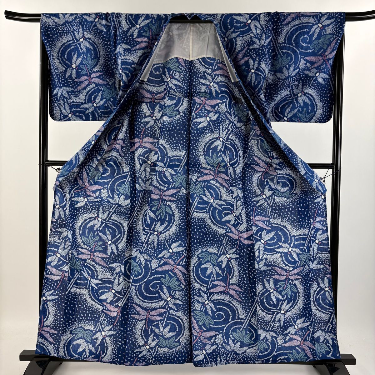 浴衣　総絞り　紺色　身丈143cm 浴衣 身丈161.5cm 裄丈66cm M 絞り浴衣 トンボ 笹 紺色 綿 美品