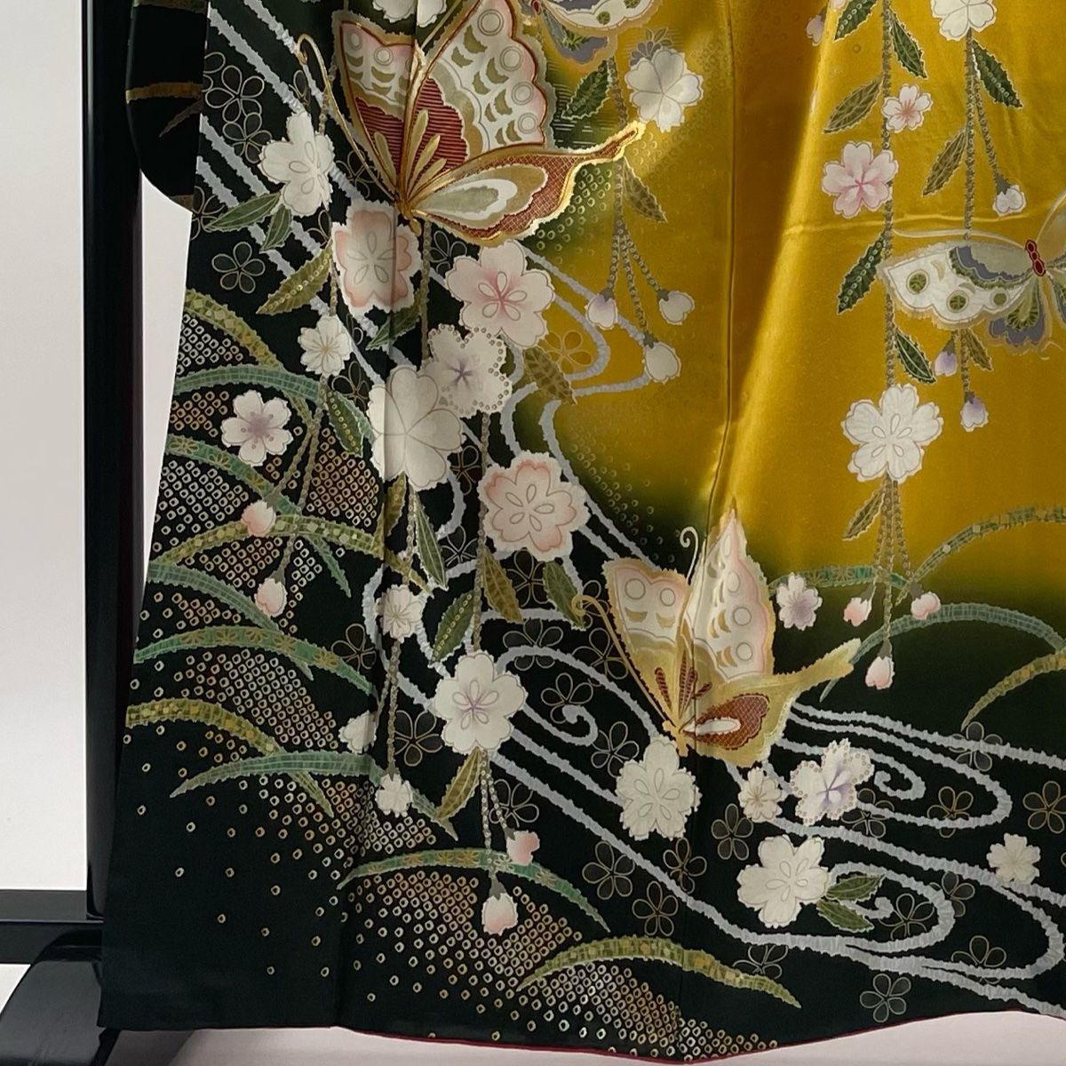 振袖 身丈165cm 裄丈64cm M 袷 蝶 枝垂れ桜 金糸 金彩 黒 正絹 秀品