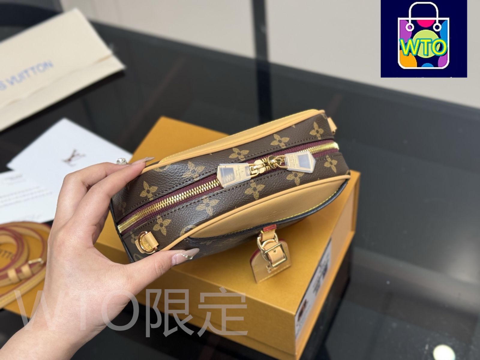 バッグ DEAUVILLE MINI MNG WIN 今日特価】LV Deauville Mini Camera Bag - ドーヴィル ミニ