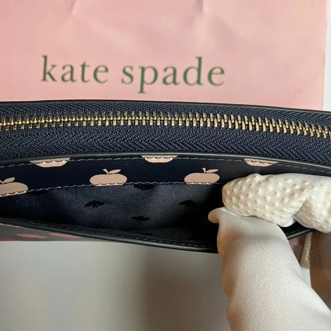 ケイトスペード（kate spade） 長財布 りんご 日本未発売 直営店 ...