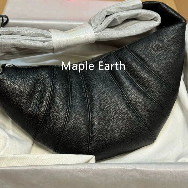 LEMAIRE ルメール スモール クロワッサンバッグ 牛革 ブラック LEMAIRE ルメール スモール クロワッサンバッグ 牛革 ブラック