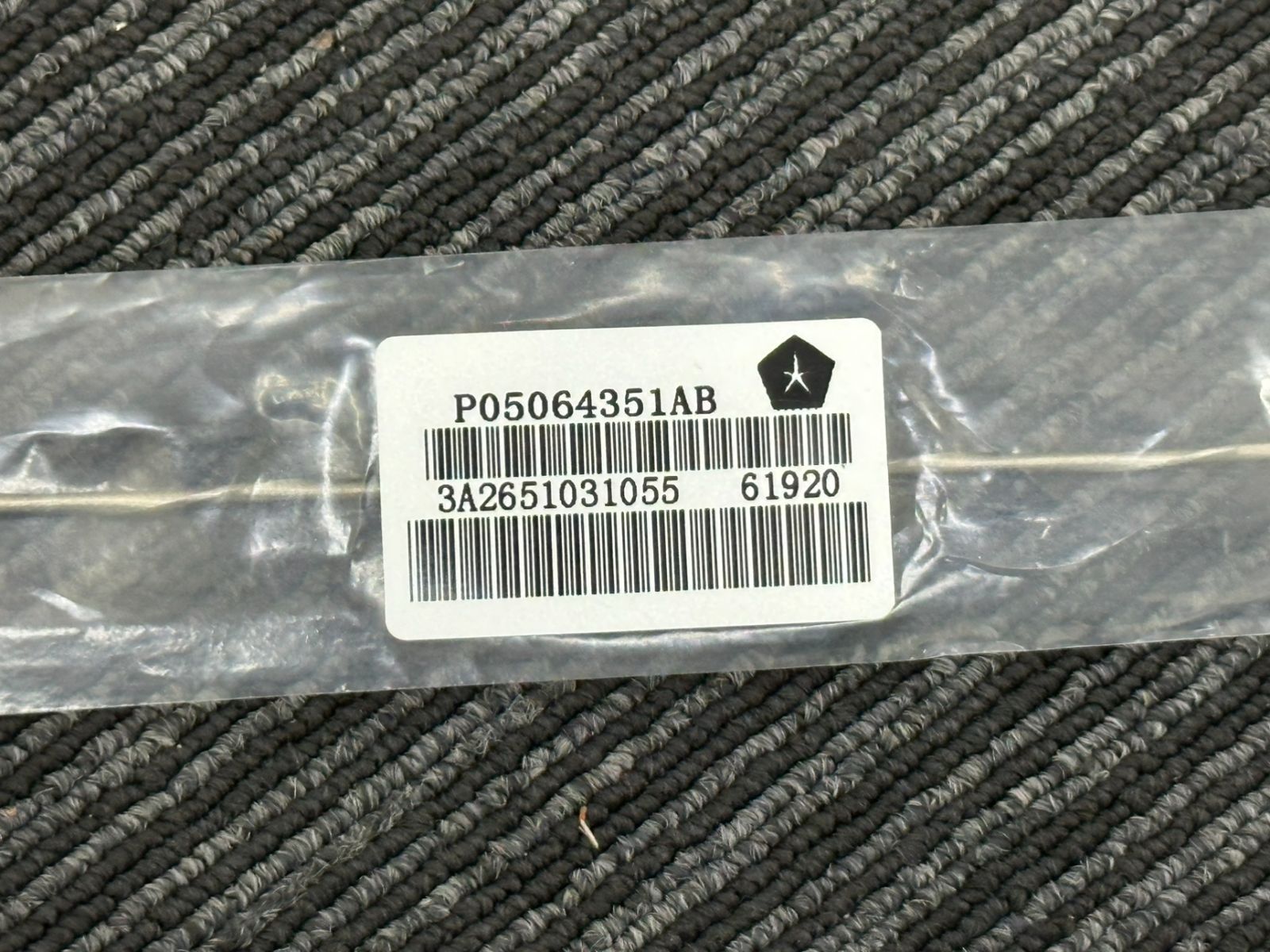 ジープ/JEEP ラングラー用 純正 アンテナ 90cm JK/JL アンリミテッド 新品未使用未開封 純正品/純正部品