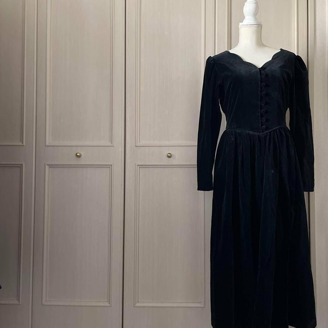A ローラアシュレイ LAURAASHLEY ベロア ワンピース ロング お呼ばれ デート オフィスカジュアル 食事会 黒 ブラック BLACK クロ くろ