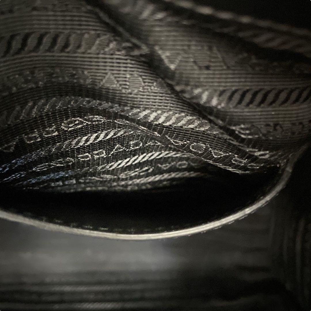 超希少　プラダ　サフィアーノ　三角ロゴ　ビジネスバッグ　ブラック　4994 価格交渉/質問大歓迎♪】超希少 プラダ サフィアーノ 三角ロゴ