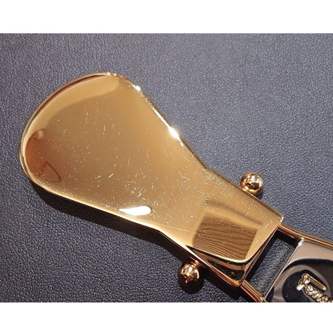 シルバー メタル