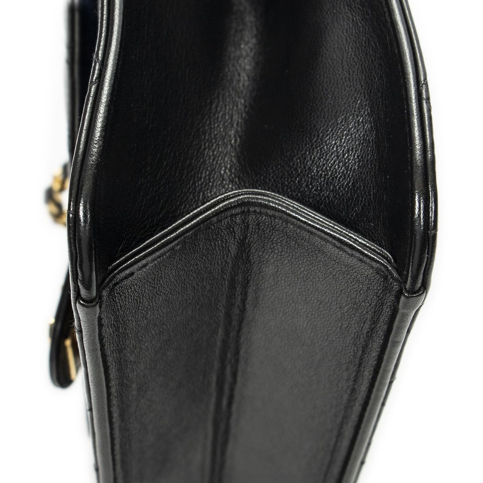 CHANEL シャネルヴィンテージプッシュロックストレートフラップ黒マトラッセラムスキンレザーA