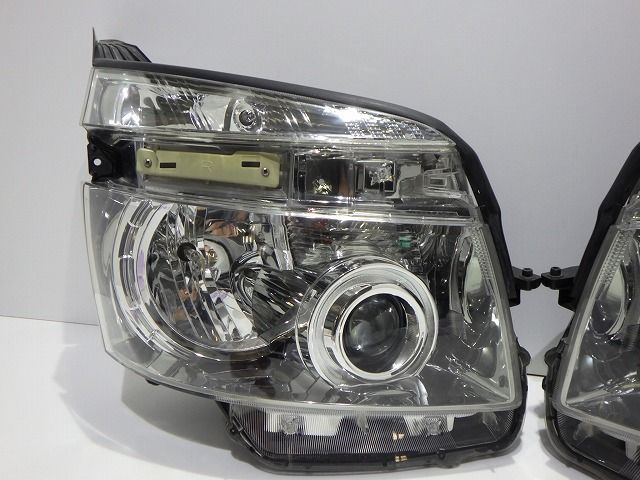 ヘッドライト左右