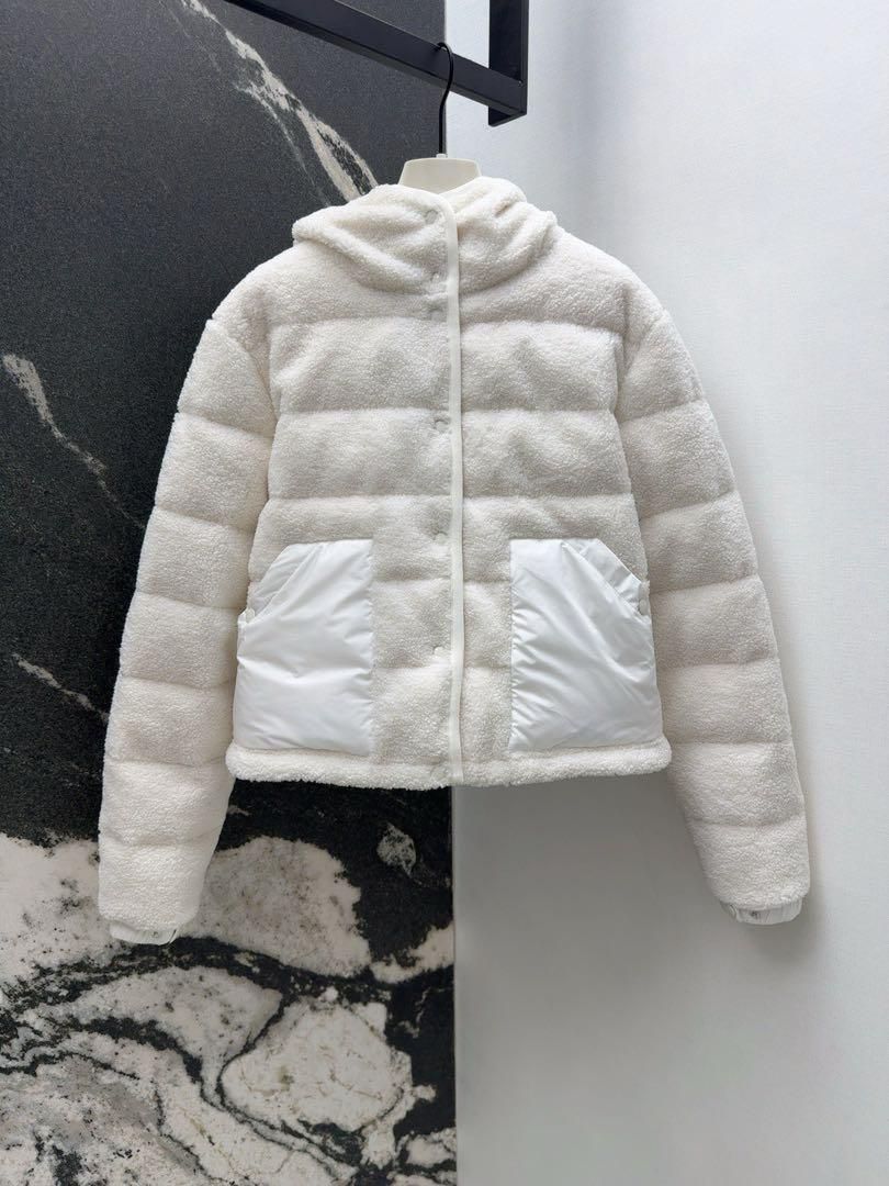 Moncler フード付き ダウンジャケット｜ ｜