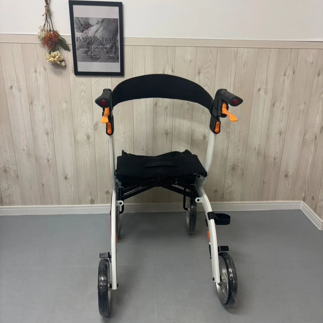 【未使用品】歩行器 カワムラサイクル KW40 歩行器 KW40 レンタル・販売 旅行に買い物に。