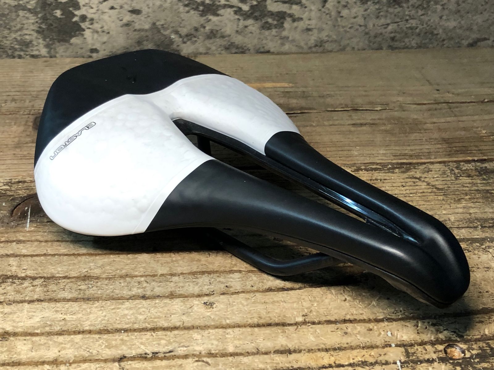 JN704 スペシャライズド SPECIALIZED POWER PRO ELASTON サドル 155mm チタンレール