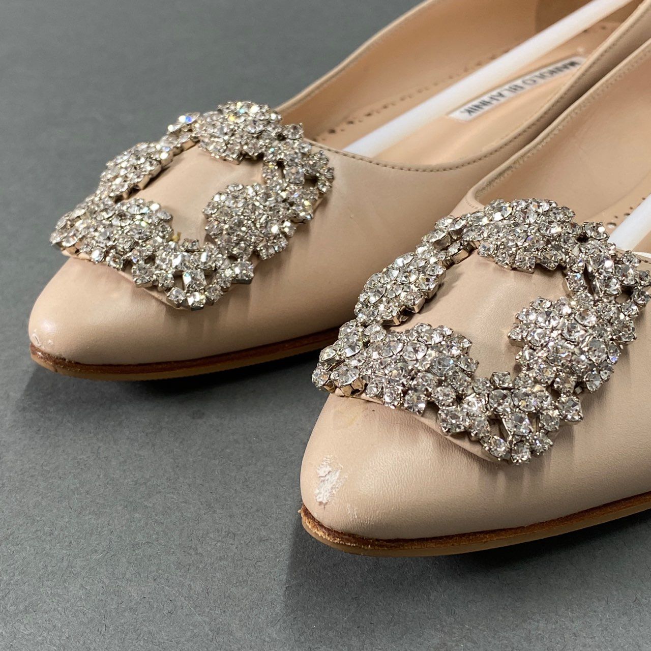 【美品】MANOLO BLAHNIK マノロブラニク ビジュー フラットパンプス MANOLO BLAHNIK（マノロブラニク） パンプス TUBERIANFLAT SUEDE DAIM