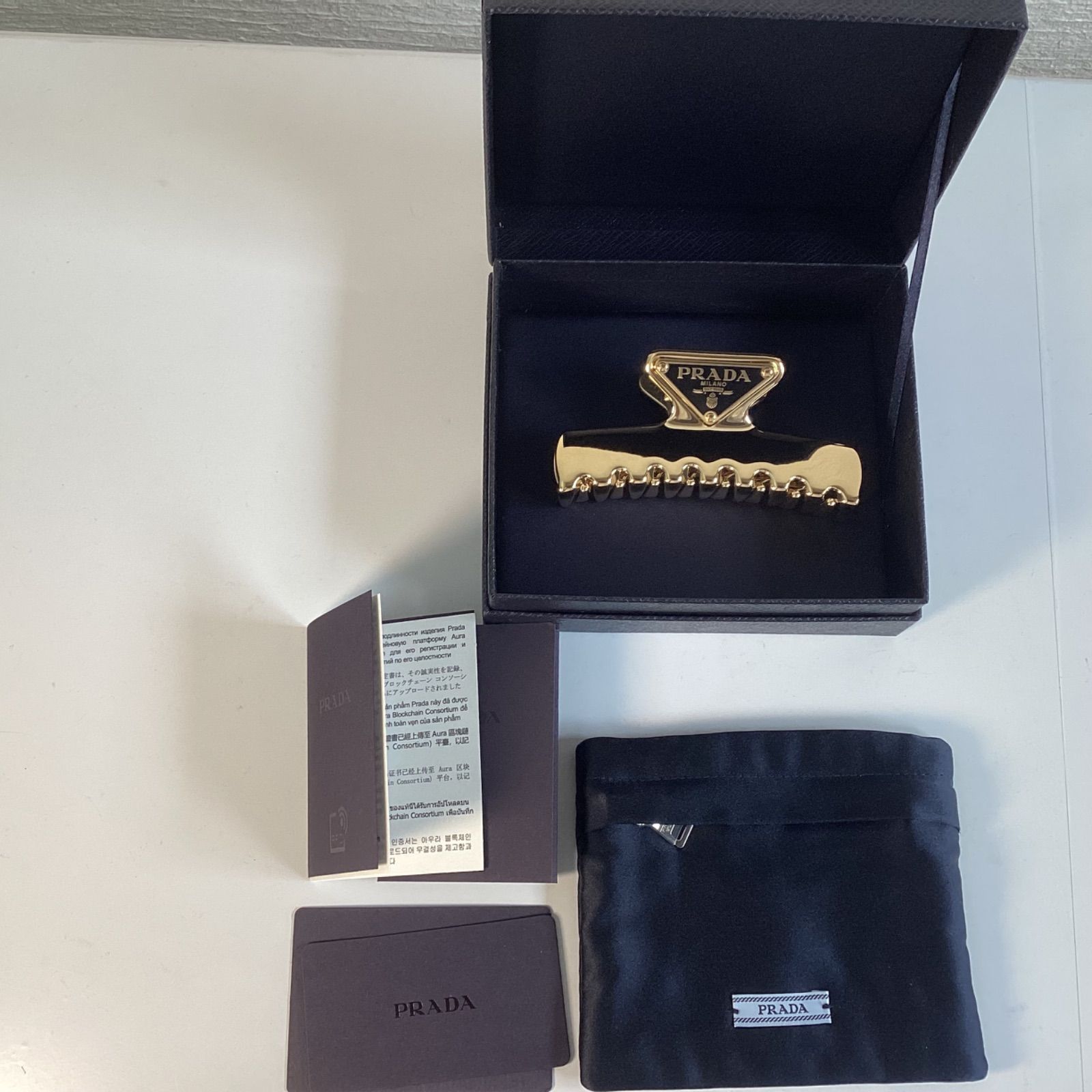 PRADA メタル ヘアクリップ トライアングル 新品、未使用】PRADA プラダ メタル ヘアクリップ 三角ロゴ