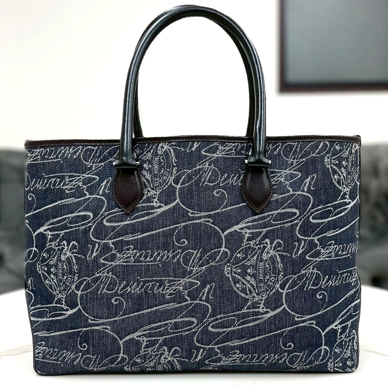 ベルルッティ　トゥジュール　スクリット　アラベスク　カリグラフィ　トートバッグ Berluti ベルルッティ バッグ メンズ ブランド トートバッグ