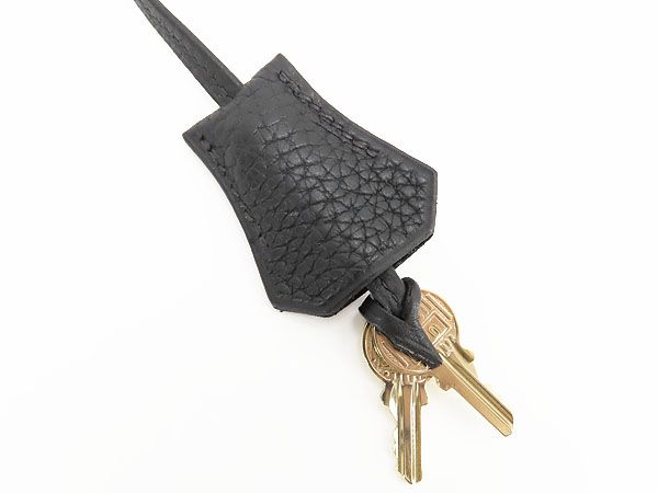ブラック ゴールド金具
