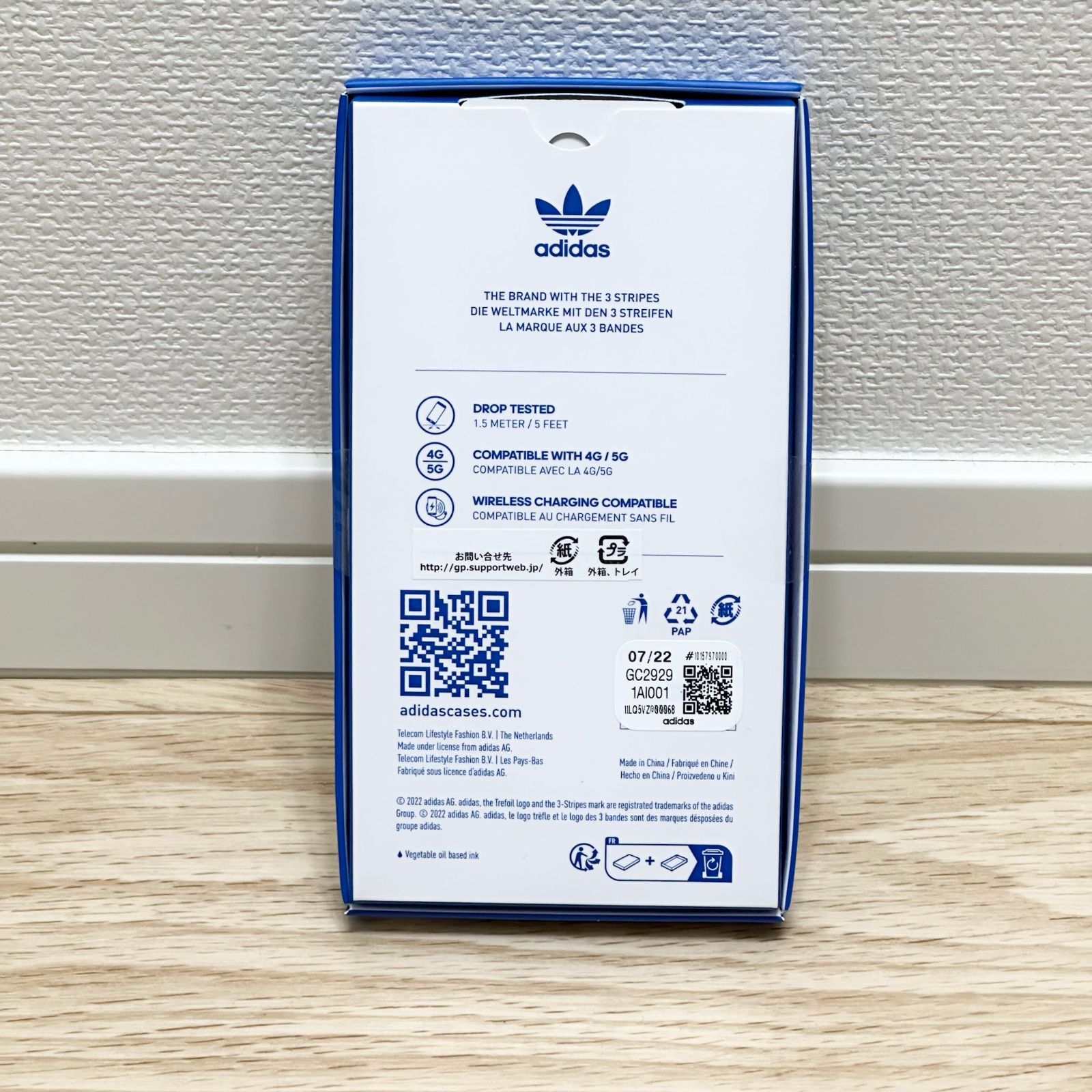 アディダス adidas iPhone 14 Pro スマホケース 手帳型ケース