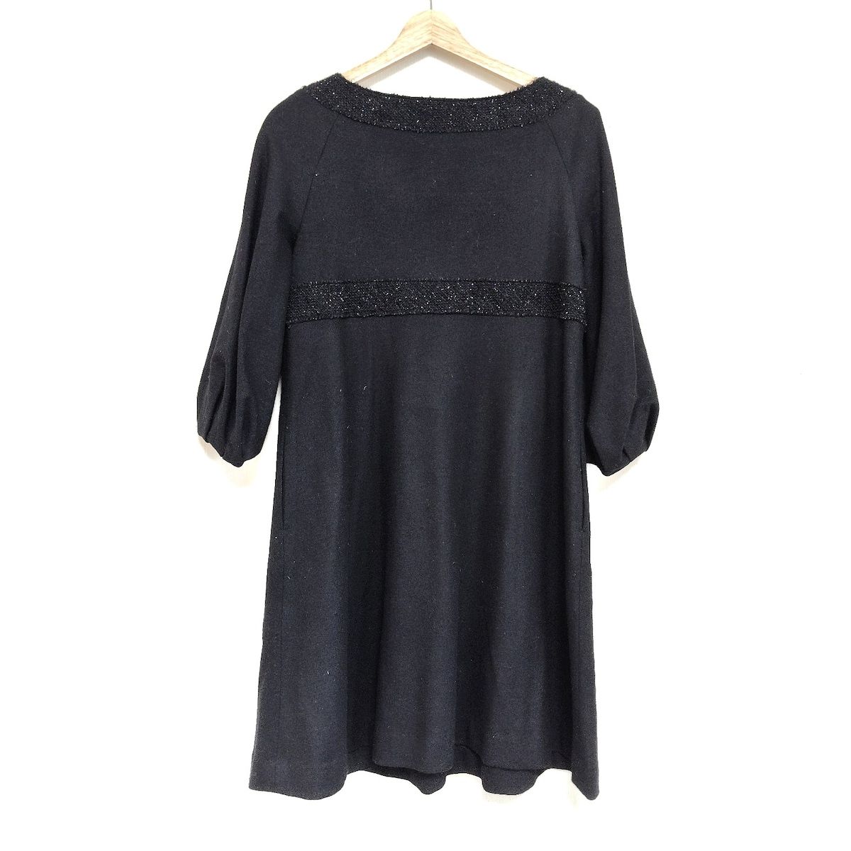 ADOREアドーアAラインポケット付き黒ワンピース38サイズ美品 ADORE(アドーア) ワンピース サイズ38 M レディース - 黒 七分袖/ひざ