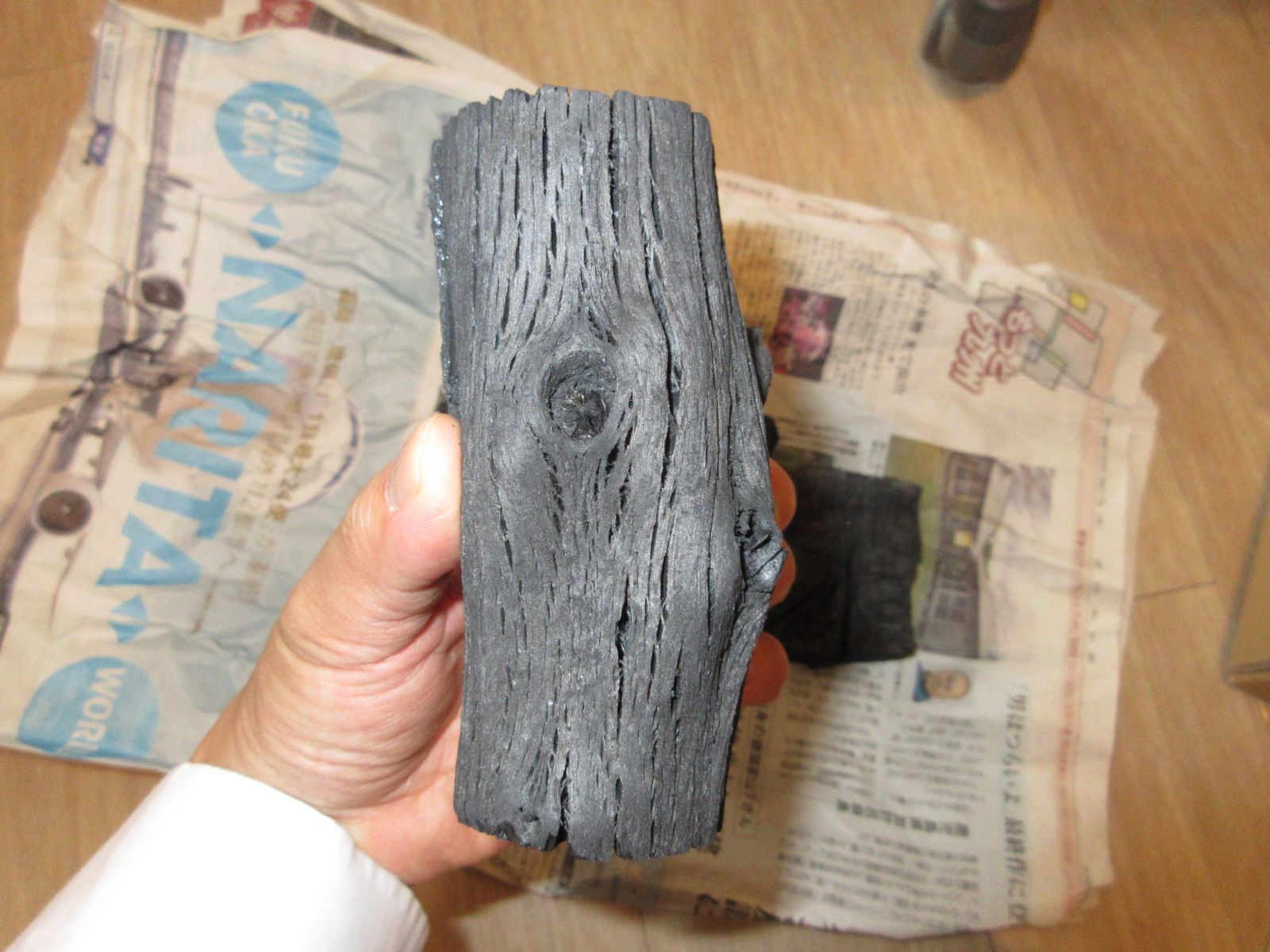 送料込【逢絢亭・新品】茶の湯炭 水屋炭 国産 くぬぎ炭 約８キロ入り 送料込【逢絢亭・新品】茶の湯炭 水屋炭 国産 くぬぎ炭 約8