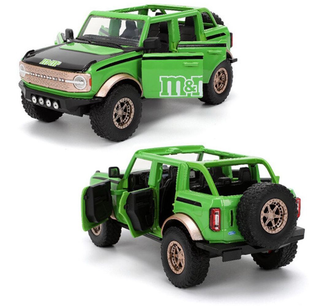 M&M's オリーブグリーンミニカー 新品 M&M'S エムアンドエムズ ミニカー フィギュア GREEN FORD