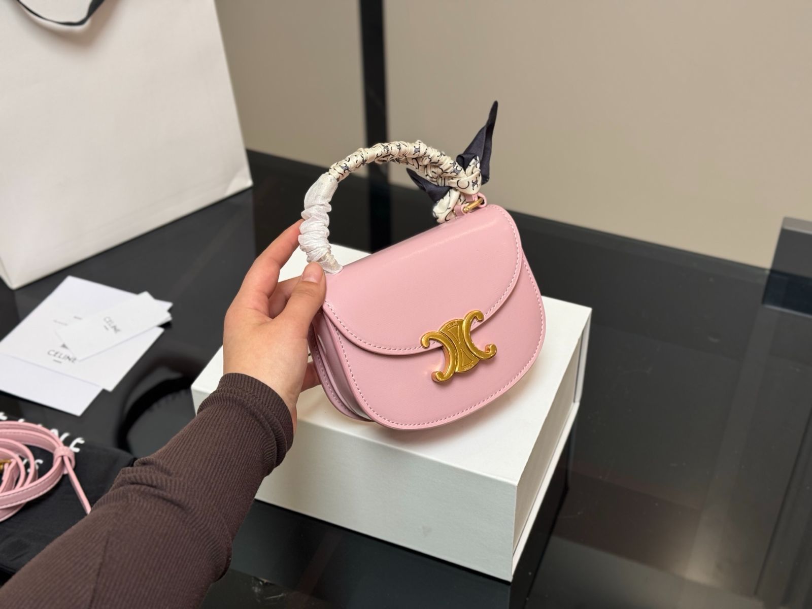 今日特価】Celine Besace Triomphe カワイイハンドバッグ-WTO