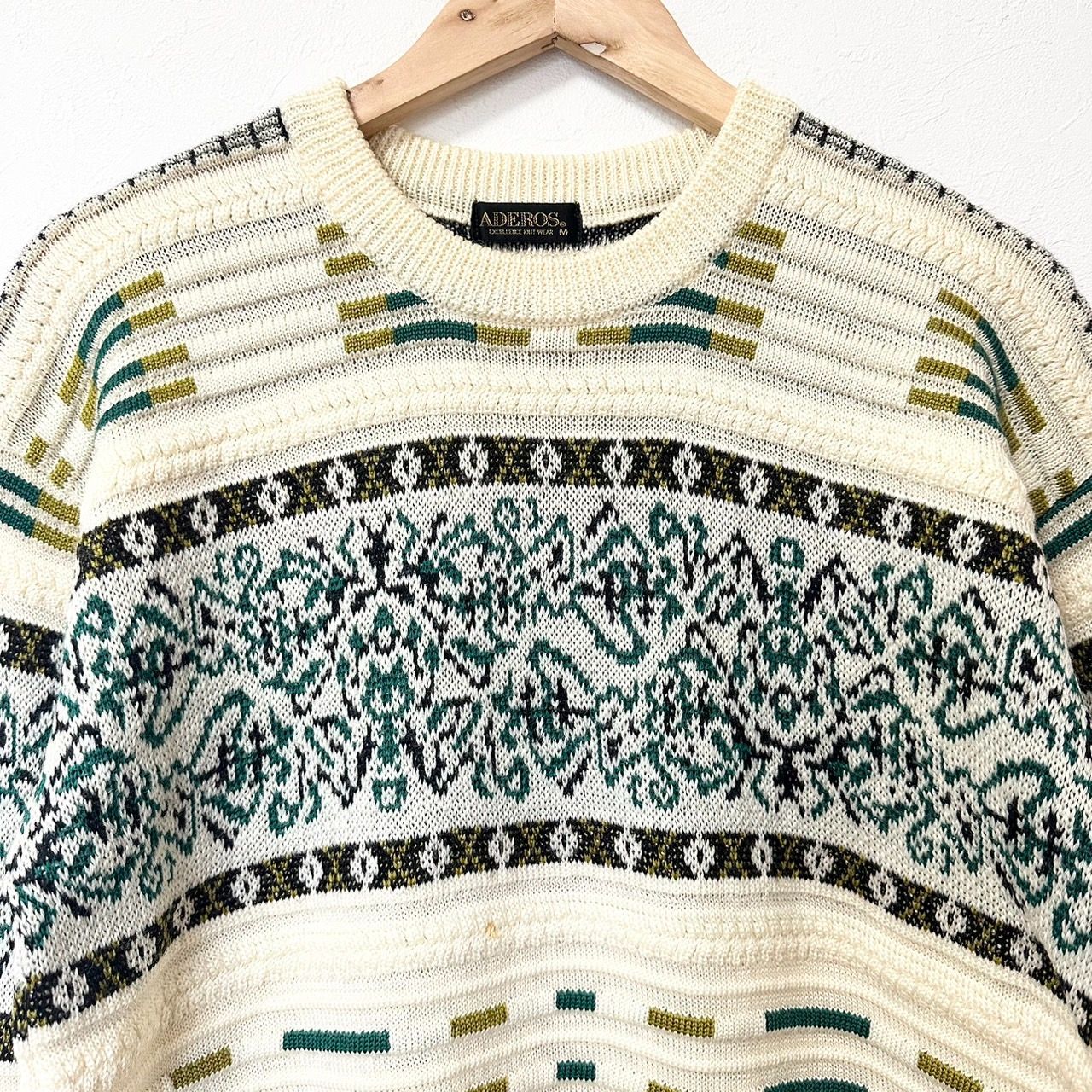 90's ADEROS アデロス︎ メンズ デザインニット 日本製 Lサイズ 日本製 (^w^)b ADEROS アデロス ニットセーター 総柄 ペイズリー風 お洒落 ヴィンテージ ビンテージ 80\u0027s 90\u0027s ラフ セーター  お出かけ カジュアル オフホワイト系 グリーン系 ウール100% 毛 メンズ サイズM