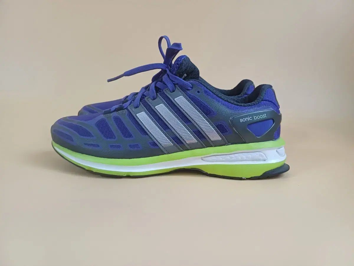 【雷市場（ポンジャン）商品韓国直送】 adidas(アディダス) ウィメンズ ソニックブースト ランニングシューズ 240mm 出品