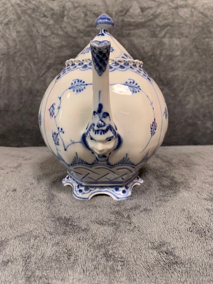 ロイヤルコペンハーゲン ブルーフルテッド柄 ペンギン フィギュリン　デンマーク製 ☆ Royal Copenhagen ロイヤルコペンハーゲン ブルー