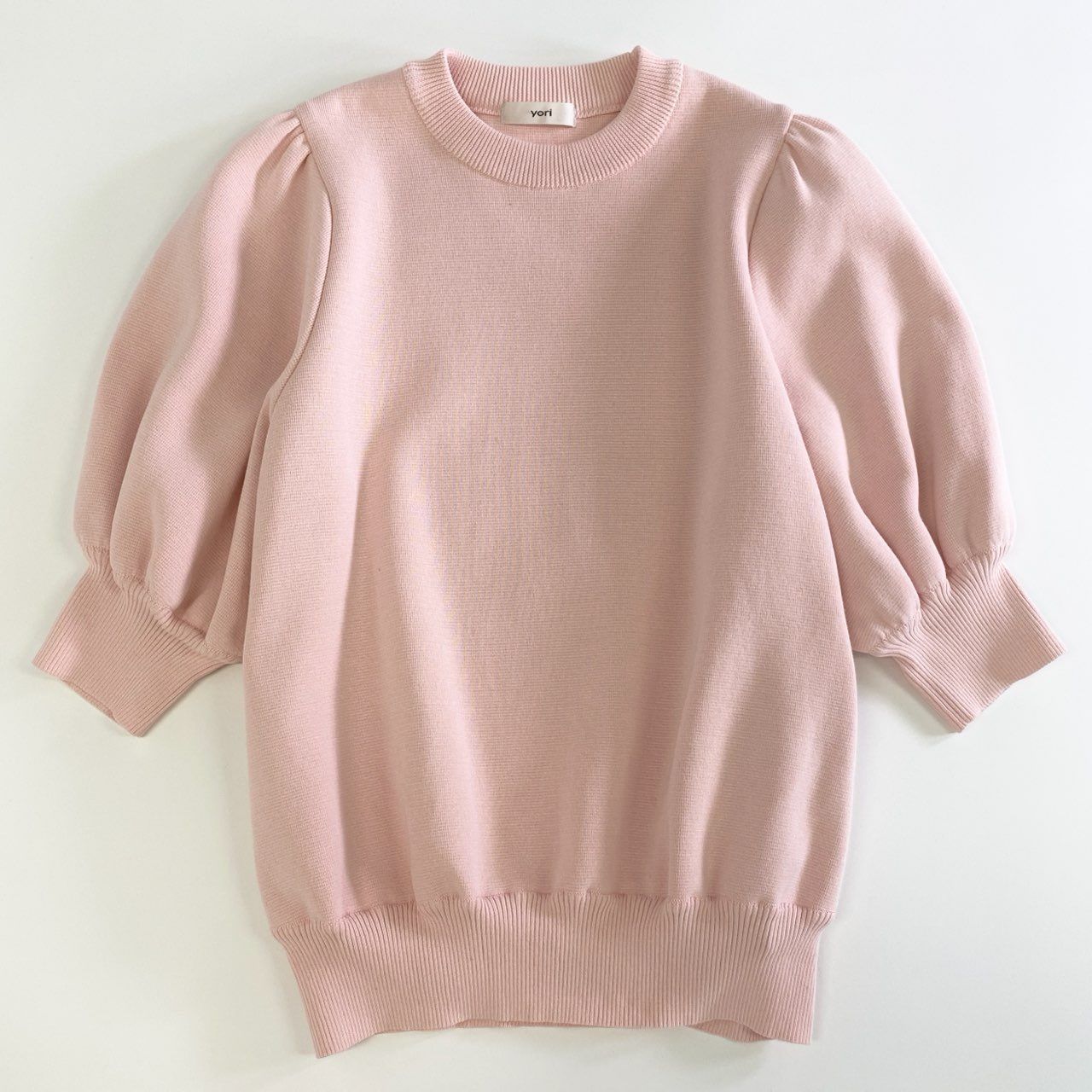 【専用】【新品未使用タグ付き】　yori コットンパフスリーブニット ピンク yori コットンパフスリーブニット ピンク