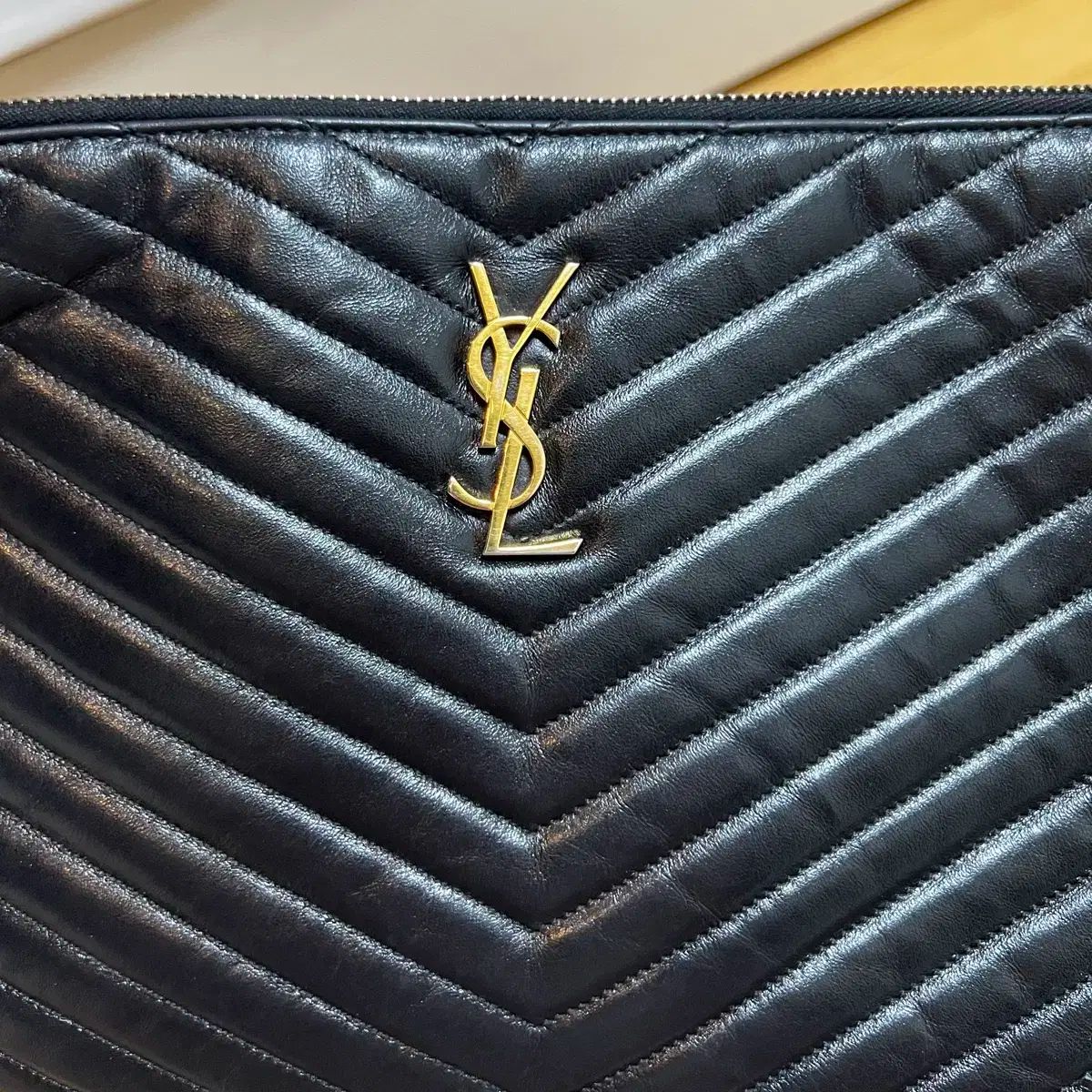 Saint Laurent サンローラン ブラック 金具 クラッチ ミディアム