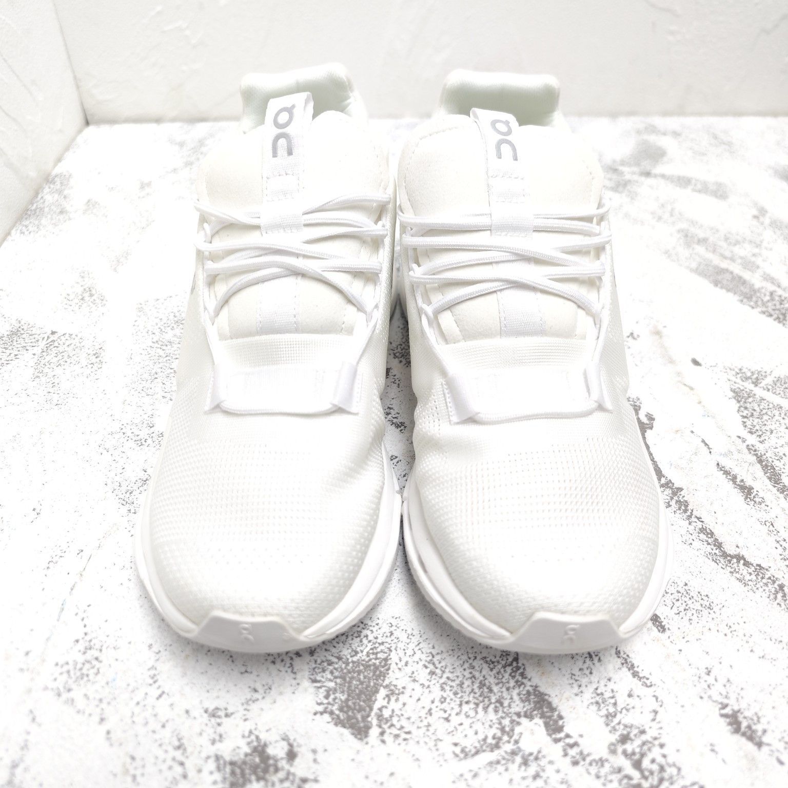 【美品】On オンCloudnova2 クラウドノヴァ オールホワイト 24.5 Cloudnova 2: Street-ready, All-day Men's Sneaker | On | On 日本