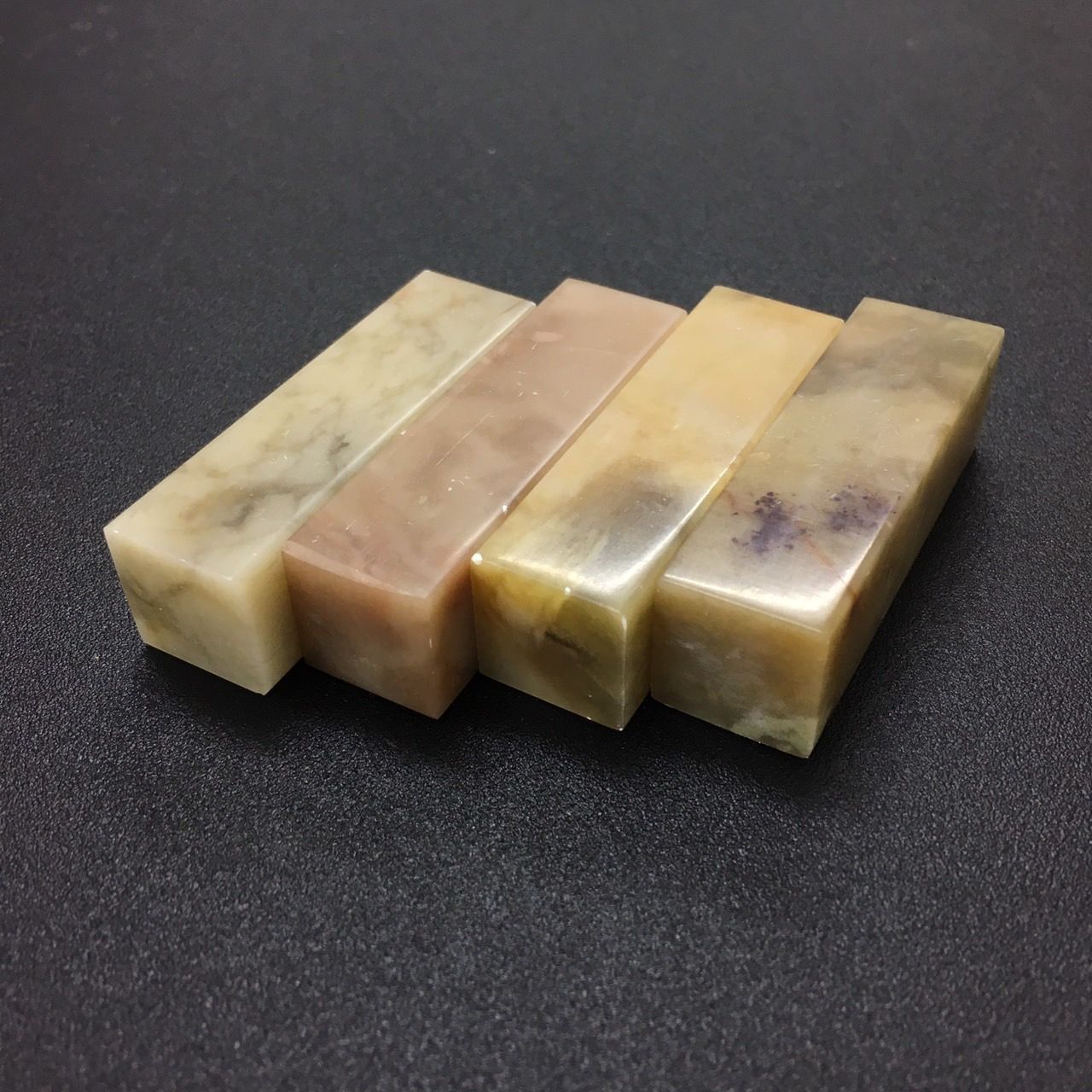 巴林石 鶏血 印材 篆刻 印石 書道 落款 引首 雅号 美品 美術