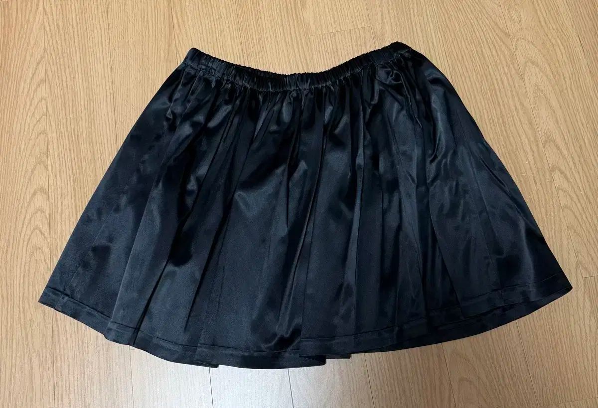 MIU MIU ミュウミュウ 黒 スカート 42 サイズ