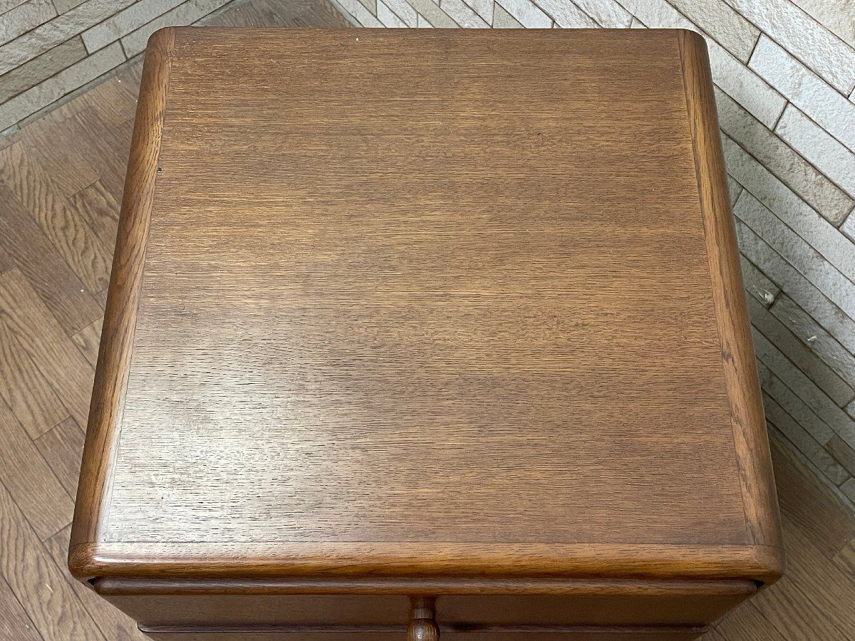 引き出し収納家具