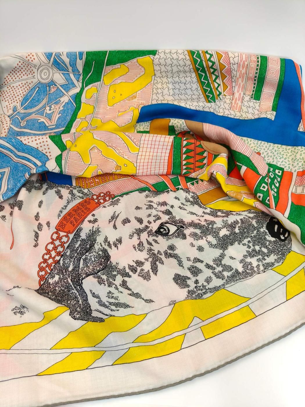 HERMES エルメス カレ90 スカーフ シルク 侵入者 L'Intrus 鳥 エルメス HERMES カレ90 侵入者 鳥 L'INTRUS シルク スカーフ ベージュ