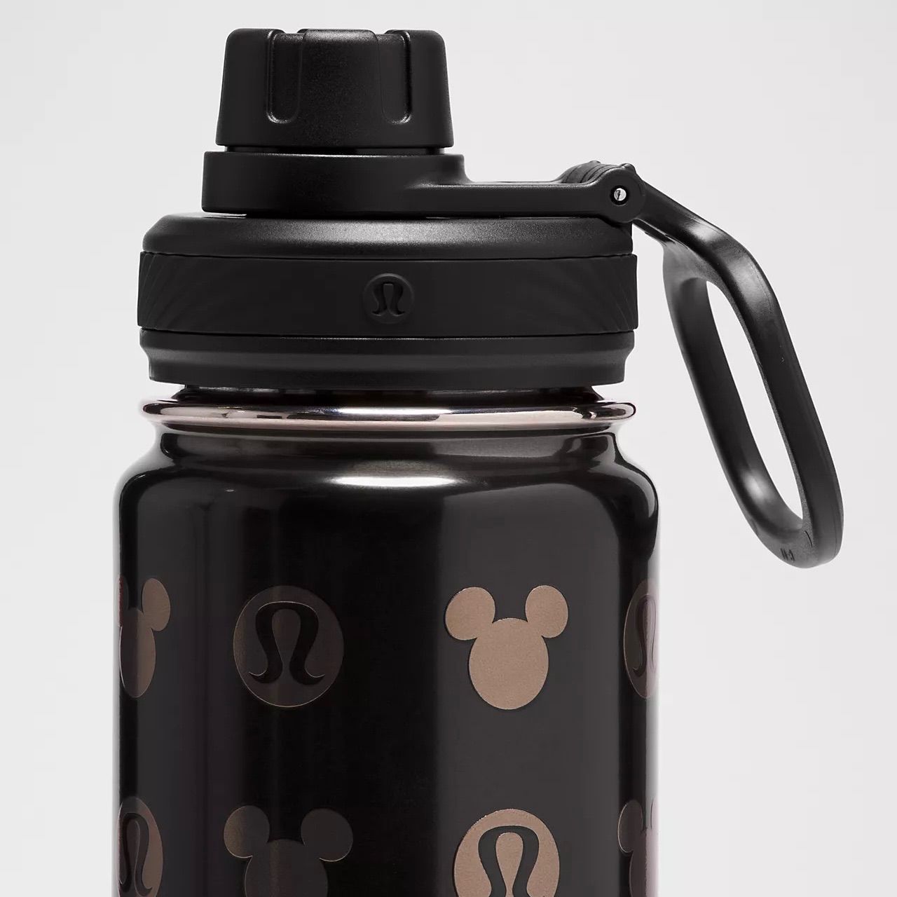 日本未発売　ルルレモン & Disney スポーツボトル24oz(710ml)黒 日本未発売 ルルレモン & Disney スポーツボトル24oz(710ml)黒