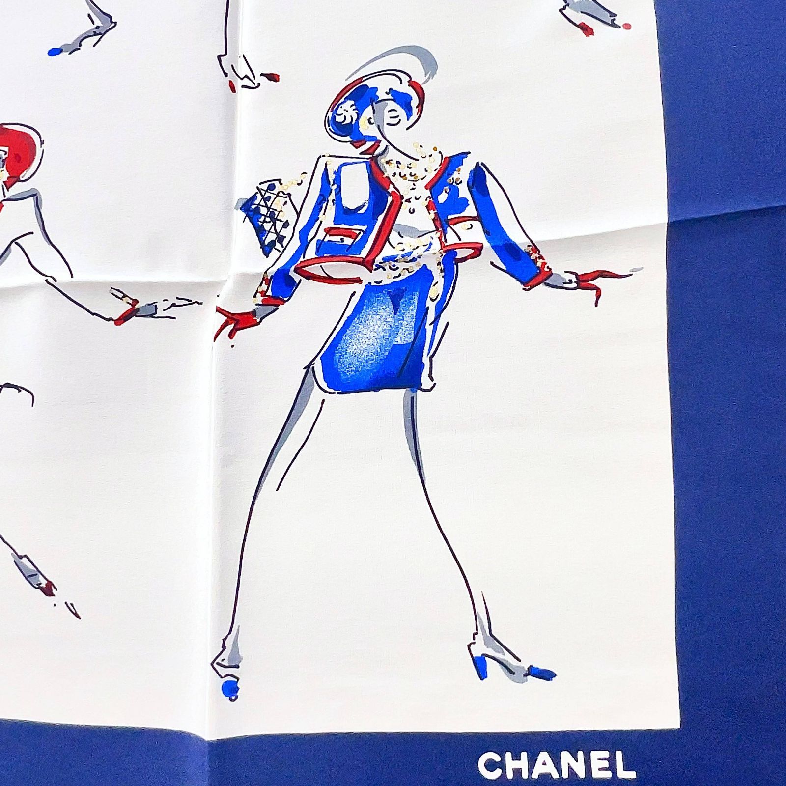 CHANEL シャネル　マドモアゼル人気柄スカーフ CHANEL シャネル マドモアゼル・マトラッセ柄スカーフ ネイビー