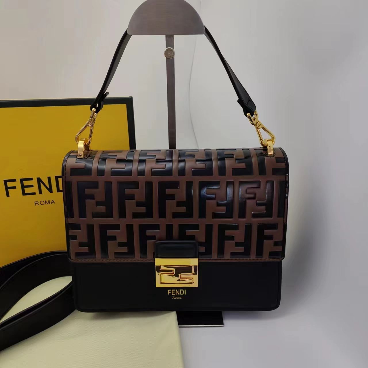 FENDI ショルダーバッグ 最終価格 - レディース