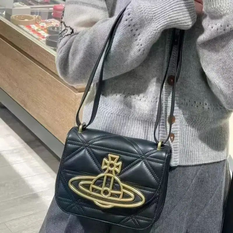 Vivienne Westwood ヴィヴィアン ウエストウッド レディースバッグ ショルダーバッグ クロスバッグ ヴィヴィアンロゴ ミニバッグ