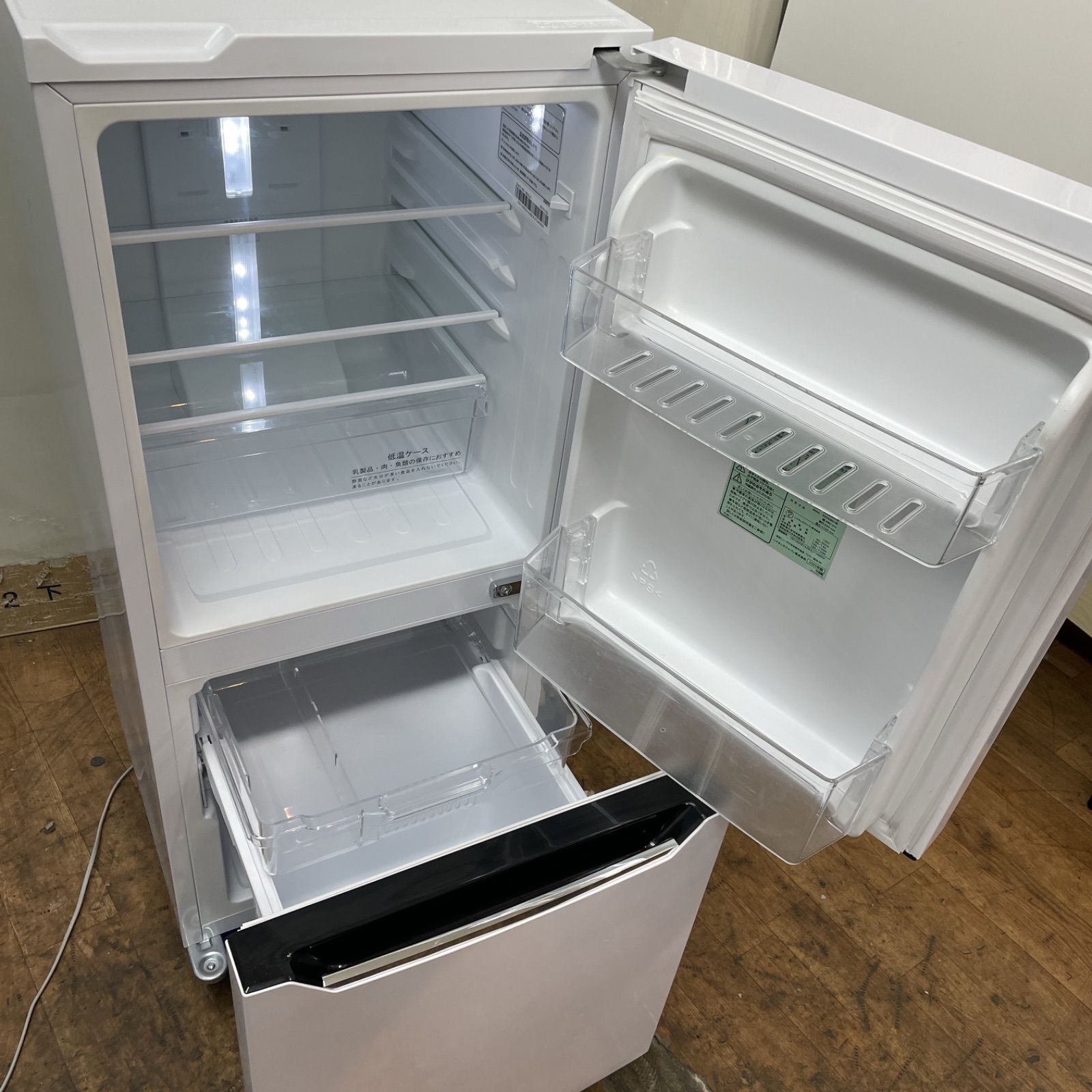 名古屋市近郊送料設置無料⭐I636 ⭐ Hisense 冷蔵庫 (130L) 2ドア 20年  