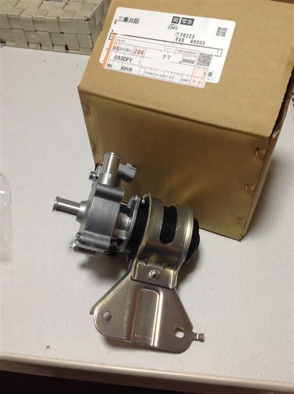 ● トヨタ 100系 ハイエース レジアスエース 純正 ウォーターポンプ ASSY モーター ブラケット付 TOYOTA Genuine Water pump ASSY