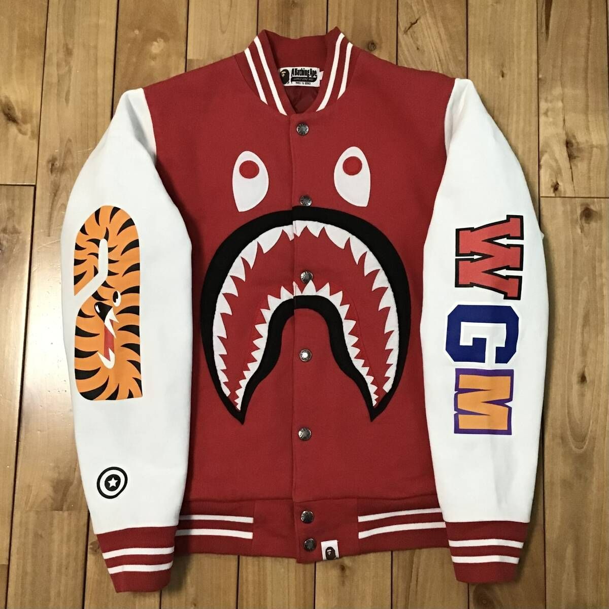 A Bathing Ape シャーク　スタジャン　 Mサイズ SHARK SWEAT VARSITY JACKET Mサイズ Red a bathing ape BAPE