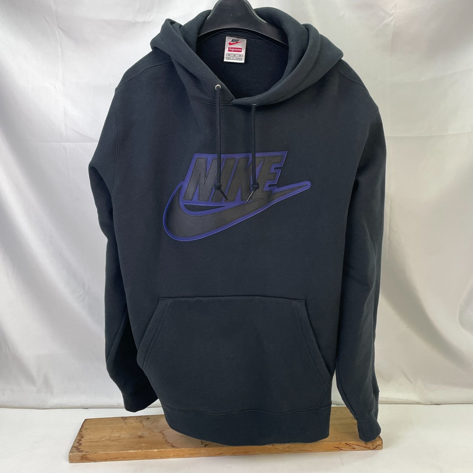 01m2348 Supreme×NIKE シュプリーム×ナイキ 19AW Leather AApplique Hooded Sweatshirt  レザーアップリケ プルオーバーパーカー CK6225-010 Ｍサイズ ブラック 黒 メンズ 中古