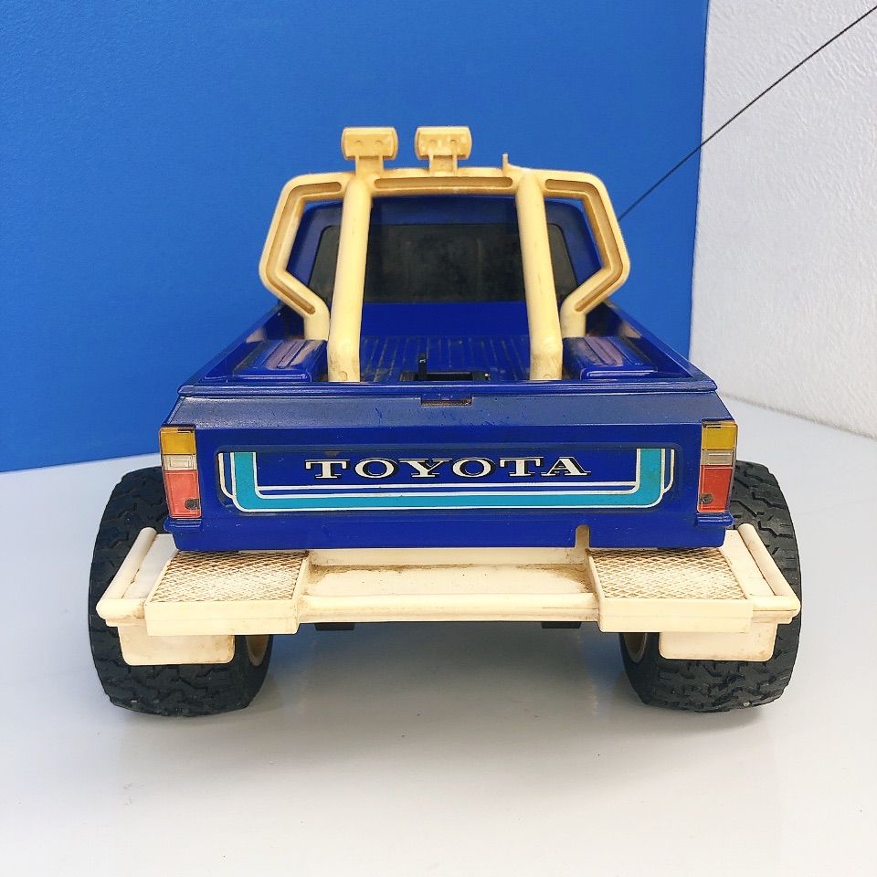 ニッコー 1/10 RC マイコン トヨタ ハイラックス 4WD NIKKO Yahoo!オークション - NIKKO ニッコー「トヨタ ハイラックス 4WD