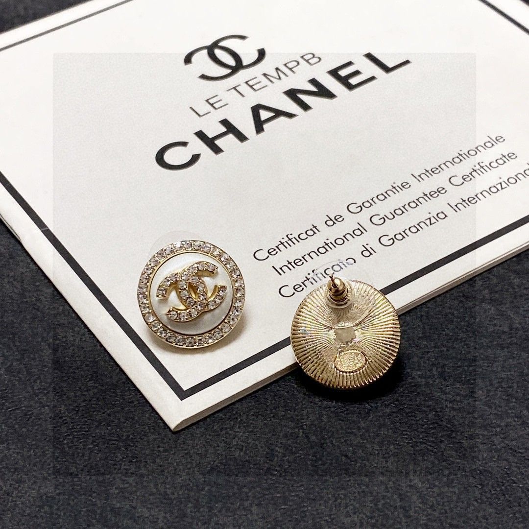 Chanel シャネル