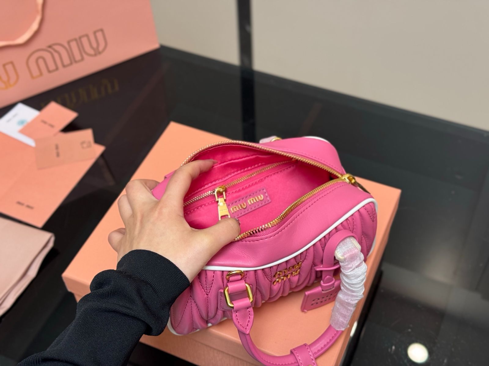 今日特価】Miu Miu Bowling Bag ミュウミュウ ボウリング バッグ