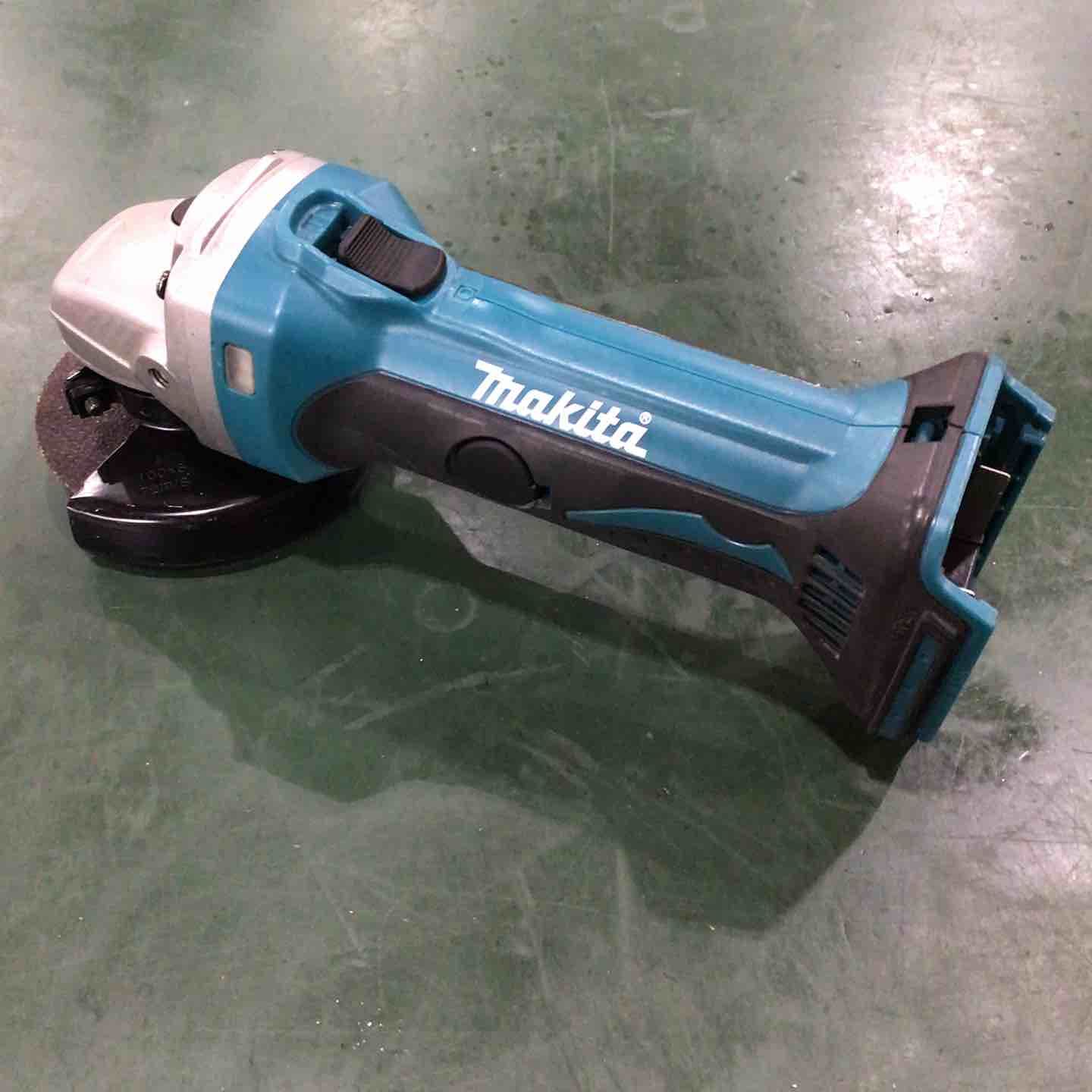 ☆マキタ(makita) 100mmコードレスディスクグラインダー GA400DZ ☆マキタ(makita) 100mmコードレスディスクグラインダー GA400DZ