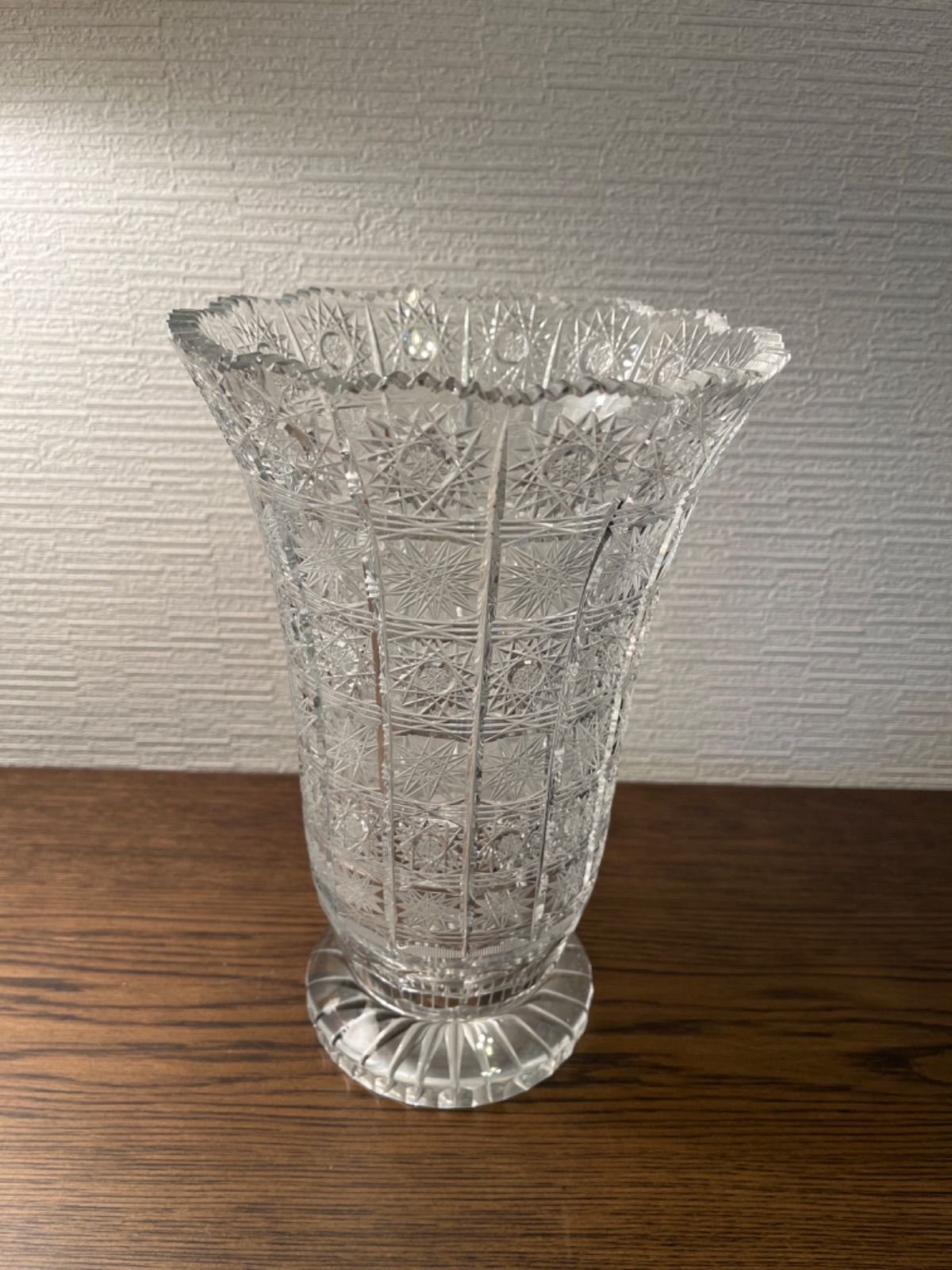 お値打ち価格! ボヘミアクリスタルガラス 切子細工 花瓶 フラワーベース特大型サイズ